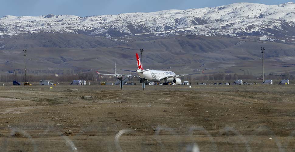 Tahran- İstanbul seferini yapan THY uçağında koronavirüs şüphesi