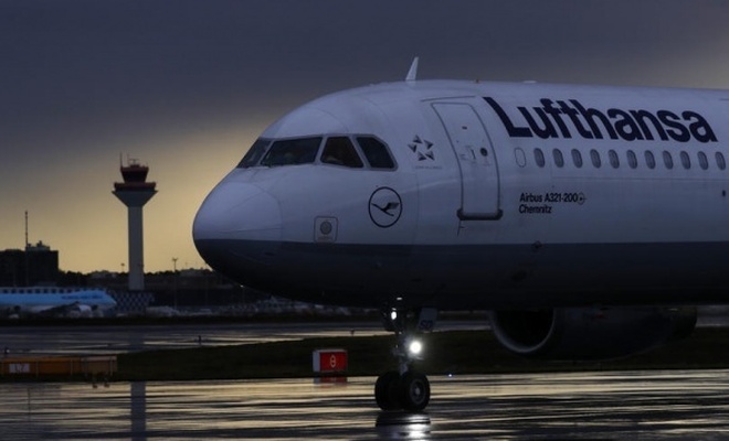 Almanya'da 7 binden fazla uçuş iptal edildi