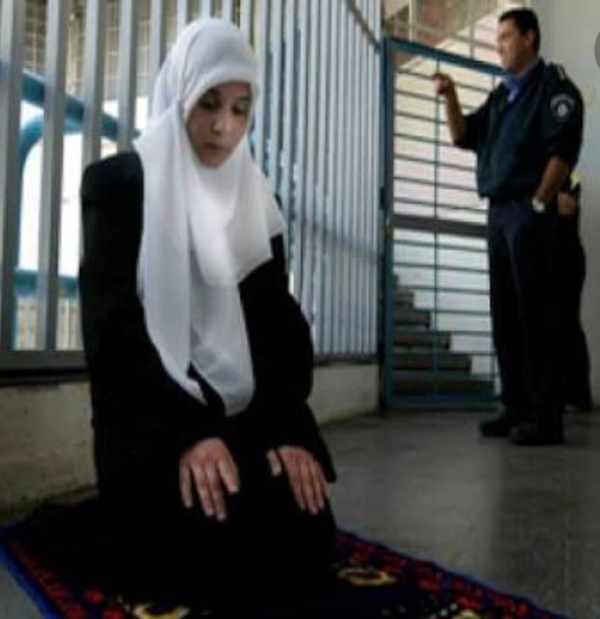 Dünya esir Filistinli kadınları neden görmüyor ?