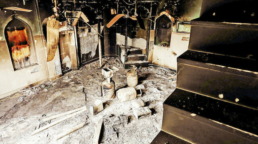 48 saatte 4 cami yakıldı