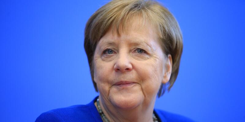Merkel: "Nüfusun yüzde 60 ila 70'i bu virüsten etkilenebilir"
