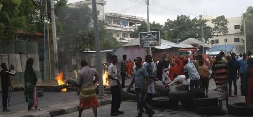 Mogadişu'da protestolar şiddetleniyor