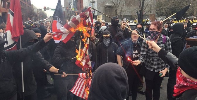 PKK'nın partneri 'Antifa' ABD'de şehirleri yağmalıyor