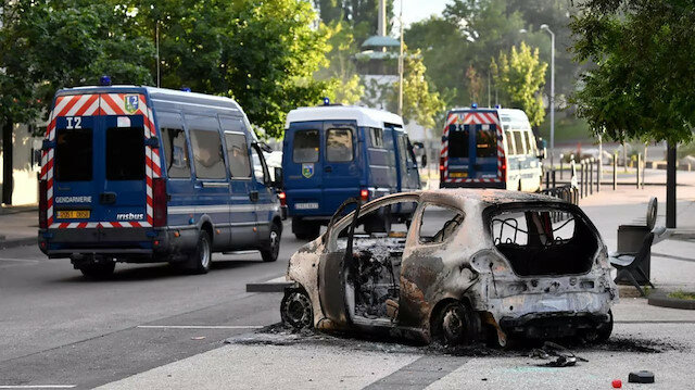 Fransa’da Çeçenler ve Araplar arasındaki silahlı çatışmalar tansiyonu yükseltti