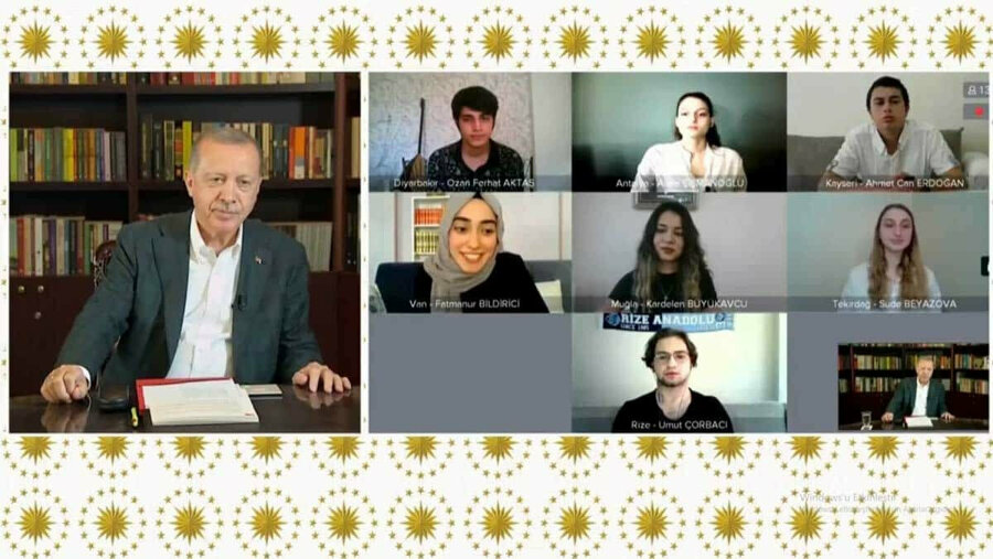 Cumhurbaşkanı Erdoğan, video-konferans yöntemiyle gençlerle buluştu