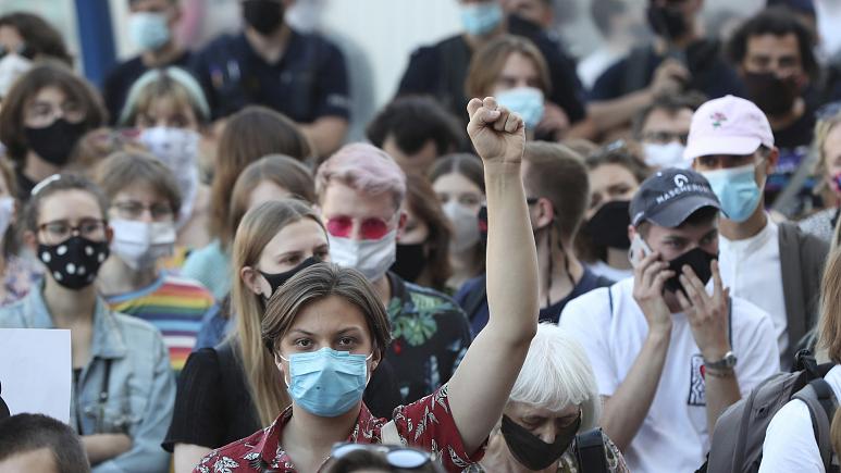 İstanbul Sözleşmesinden çekilen Polonya'ya Fransa tehdidi