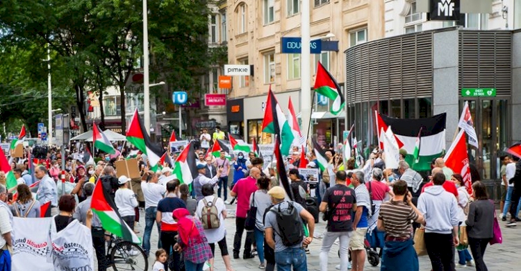 Avusturya'da İsrail ve ABD protestosu