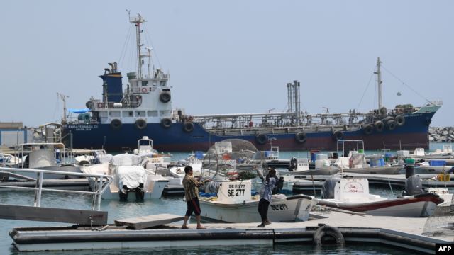 İran BAE'nin gemisine el koyduğunu açıkladı