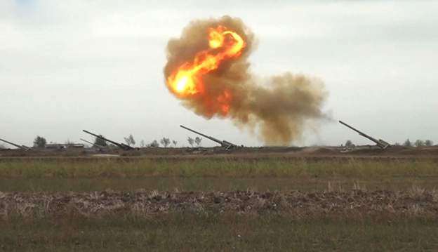 Ermenistan'da 18 yaş üzeri erkeklerin yurt dışına çıkışları yasaklandı