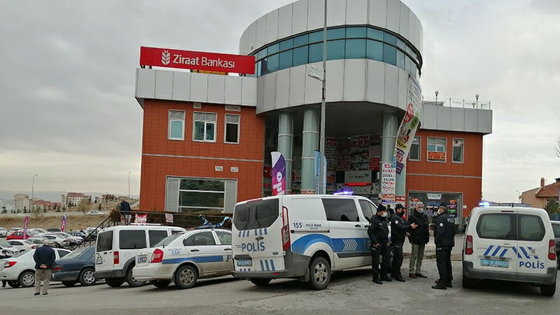 Banka soyan hırsız kumar borçlusu özel harekat polisi çıktı