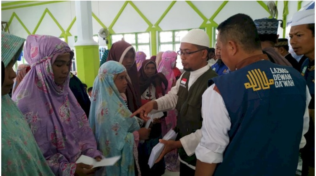 Endonezya'da 300 Kabile Üyesi Topluca Müslüman Oldu