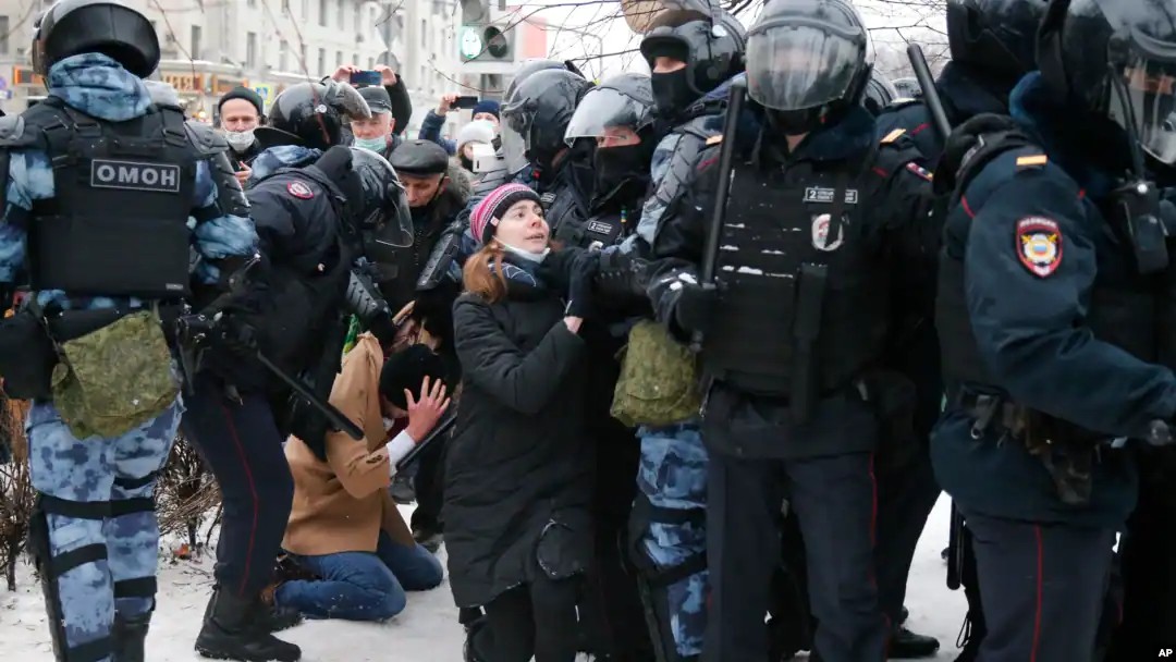 Rusya'da polis baskını; 200 gözaltı