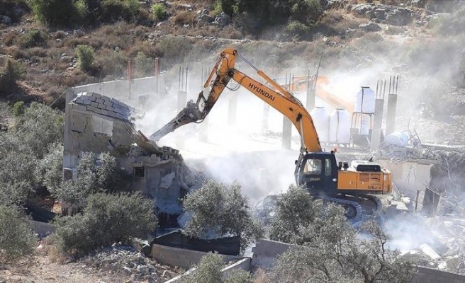 İsrail hak hukuk tanımıyor: Filistinlilere ait 7 evi yıktı