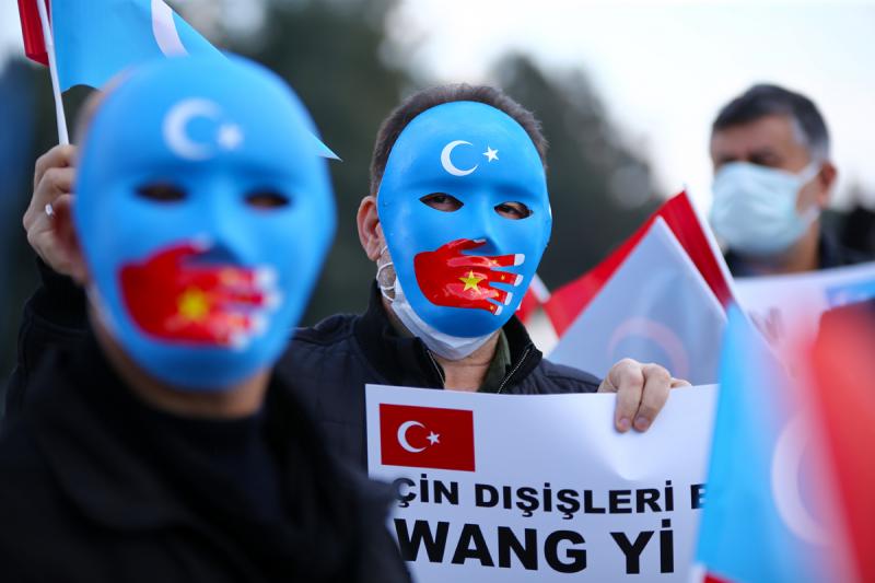 Uygur dernekleri, Çin Dışişleri Bakanı’nın Türkiye ziyaretini protesto etti