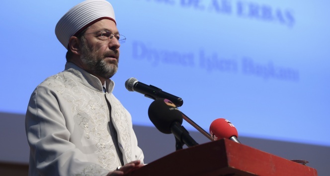 Diyanet İşleri Başkanı Erbaş'tan teravih namazı açıklaması!