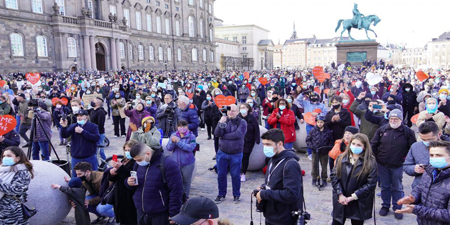 Danimarka'da mültecilere yönelik düzenlemelere karşı protesto