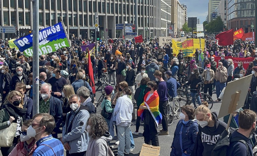 Berlin'de ''yüksek kira'' protestosu