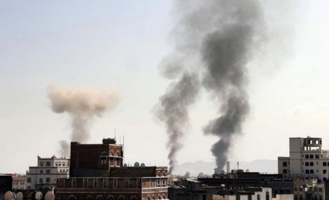 Suudi Arabistan Sana'yı Bombaladı
