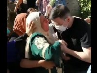 Özgürlüğüne kavuştu annesinin ayaklarını öptü (Video haber)