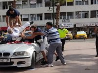 Emekli deniz subayı kılıçla harakiri yaptı (video haber)