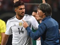 Alman teknik direktör Türkçe, Türk futbolcu Emre Can Almanca konuştu