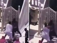 Cuma hutbesi sırasında Kabe imamına bıçaklı saldırı